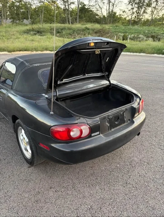 2002 Mazda NB MX-5 Miata - Image 6 of 9