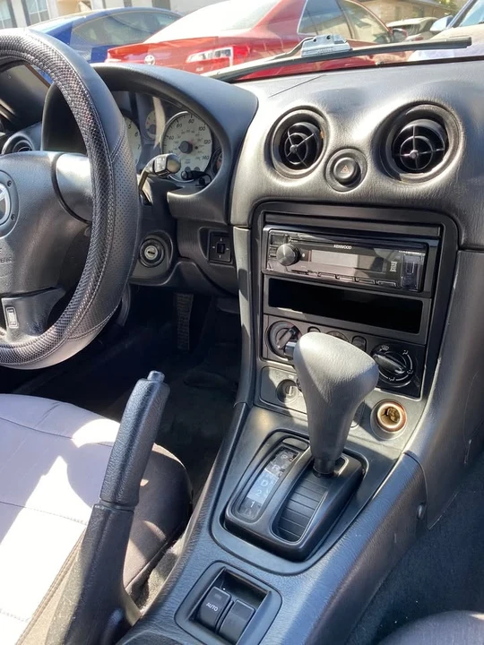 2002 Mazda NB MX-5 Miata - Image 9 of 13