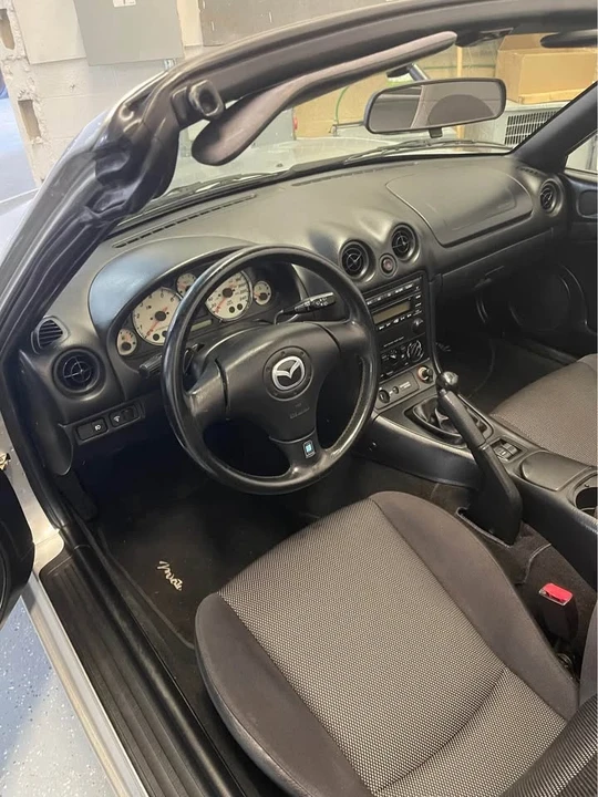 2002 Mazda NB MX-5 Miata - Image 6 of 10