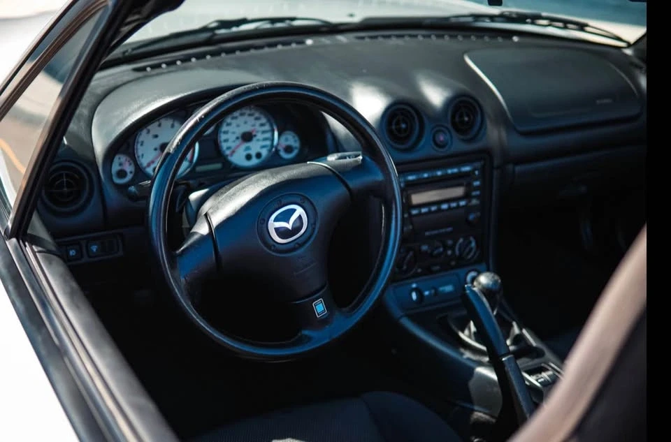 2002 Mazda NB MX-5 Miata - Image 8 of 13