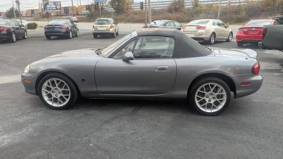2002 Mazda NB MX-5 Miata - Image 8 of 12