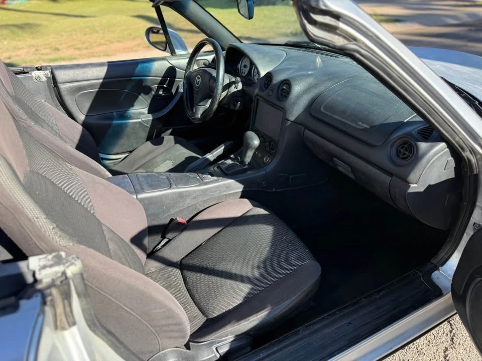 2002 Mazda NB MX-5 Miata - Image 9 of 12