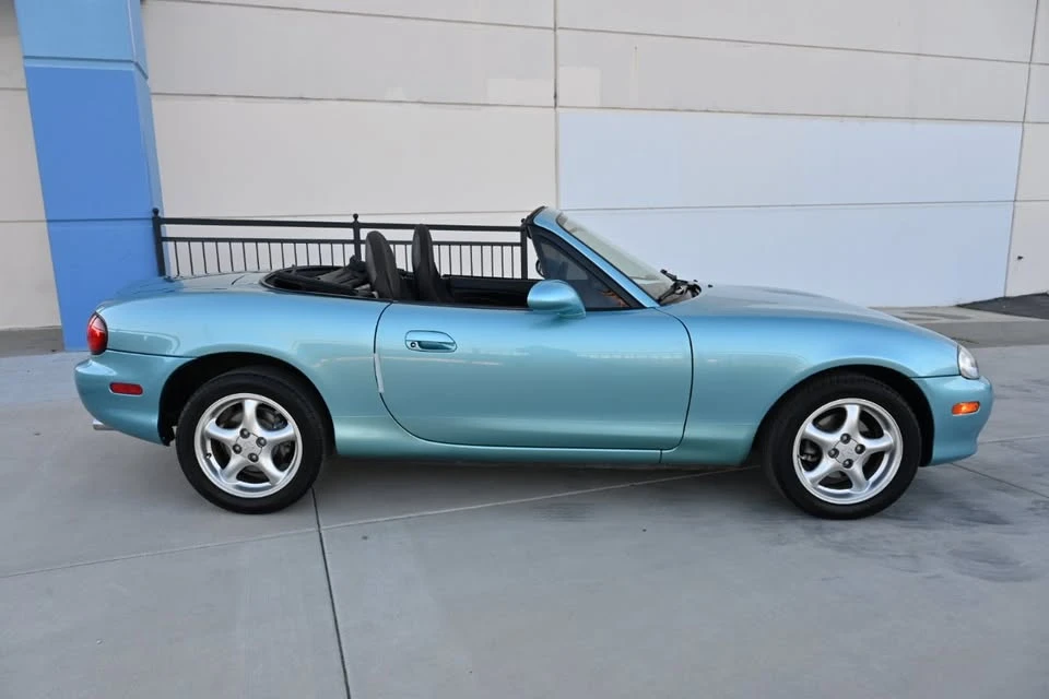 2002 Mazda NB MX-5 Miata - Image 11 of 20