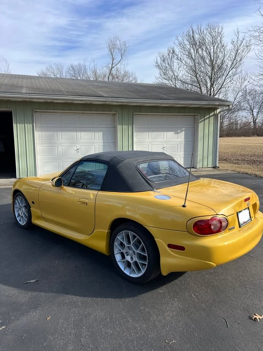 2002 Mazda NB MX-5 Miata - Image 4 of 18