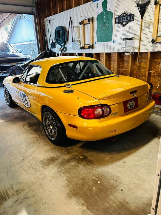 2002 Mazda NB MX-5 Miata - Image 2 of 11