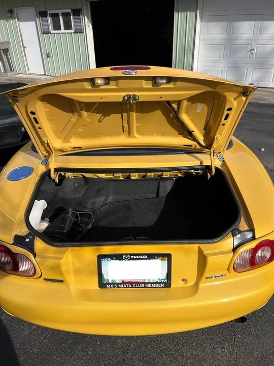 2002 Mazda NB MX-5 Miata - Image 8 of 18