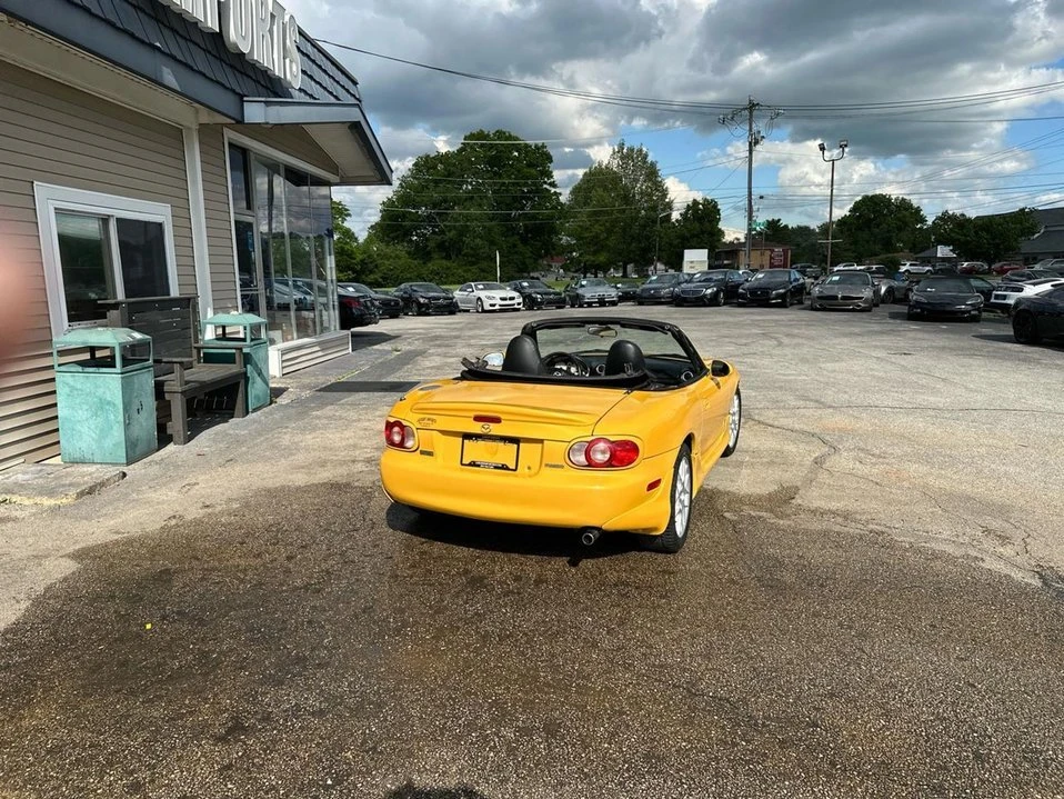2002 Mazda NB MX-5 Miata - Image 11 of 20