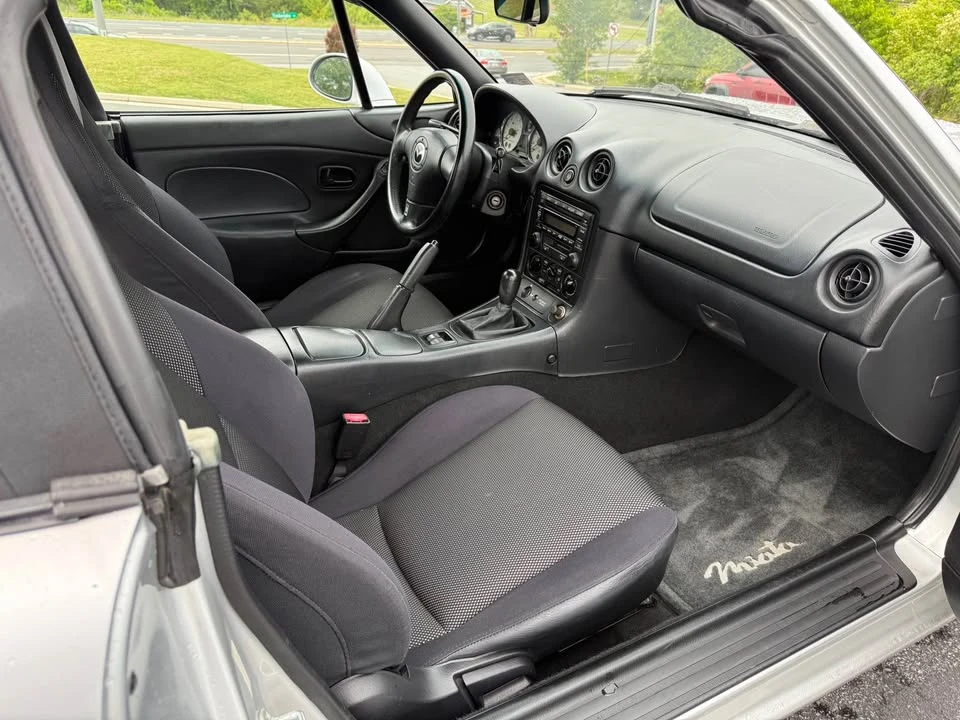 2002 Mazda NB MX-5 Miata - Image 7 of 15