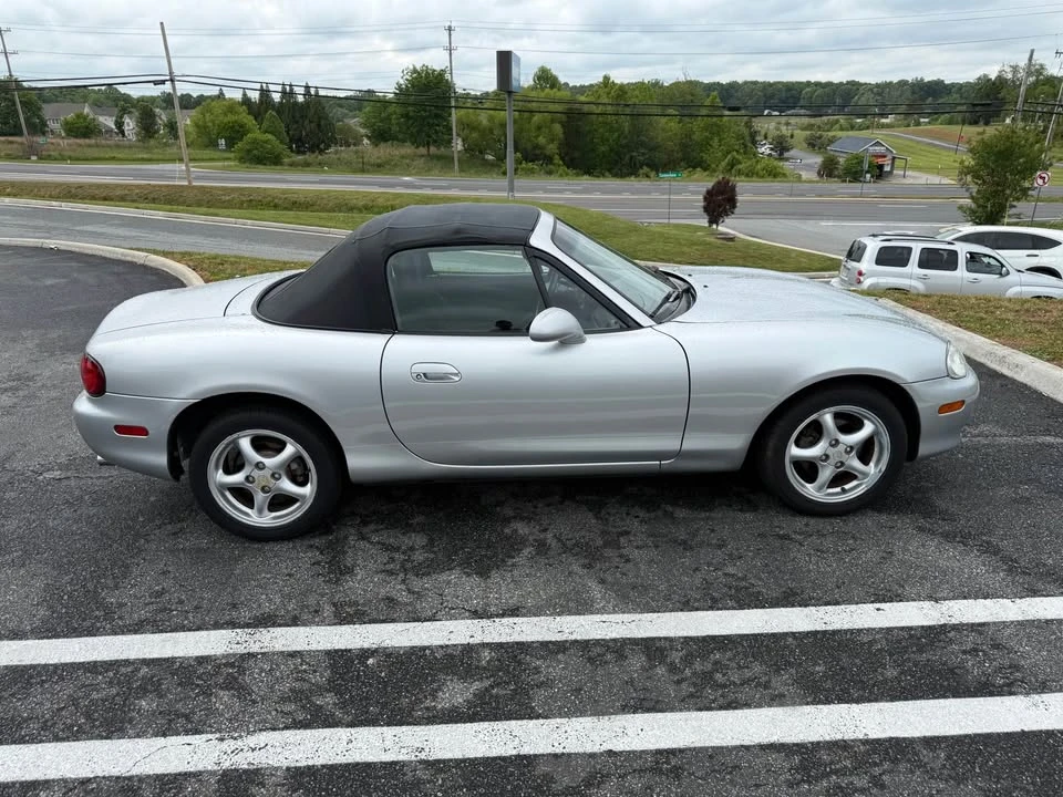 2002 Mazda NB MX-5 Miata - Image 4 of 15