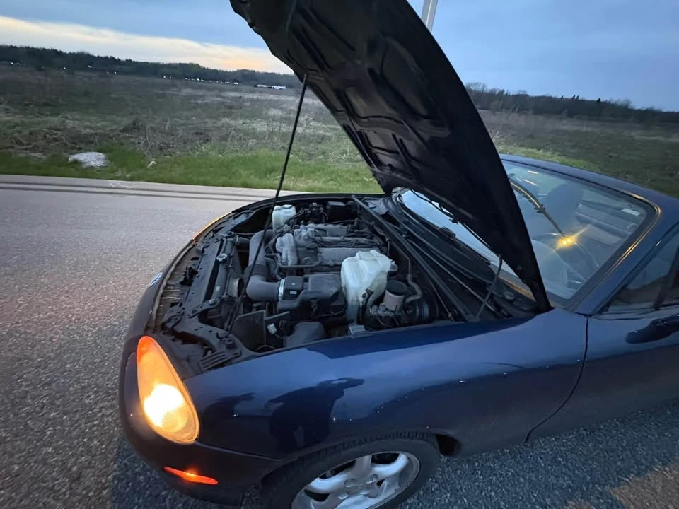 2002 Mazda NB MX-5 Miata - Image 17 of 19