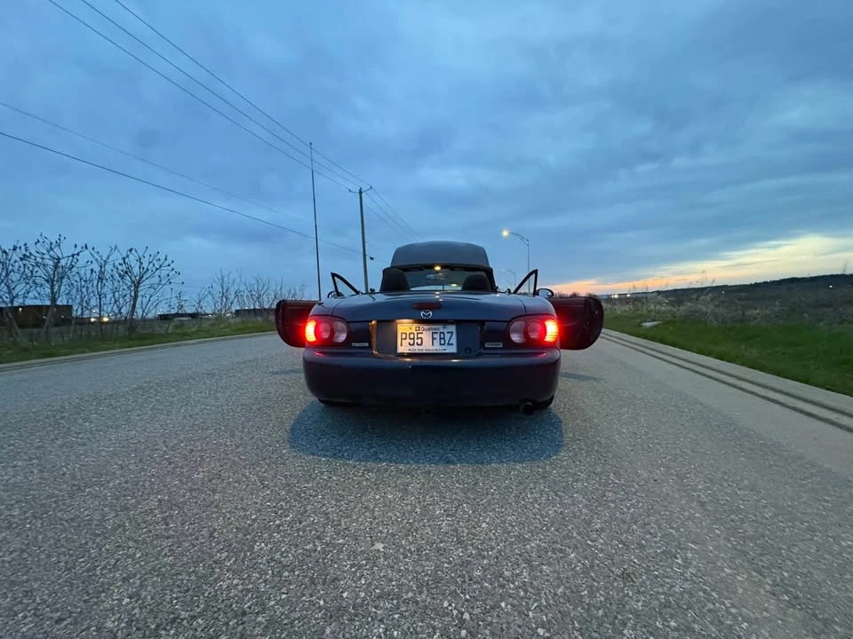 2002 Mazda NB MX-5 Miata - Image 14 of 19