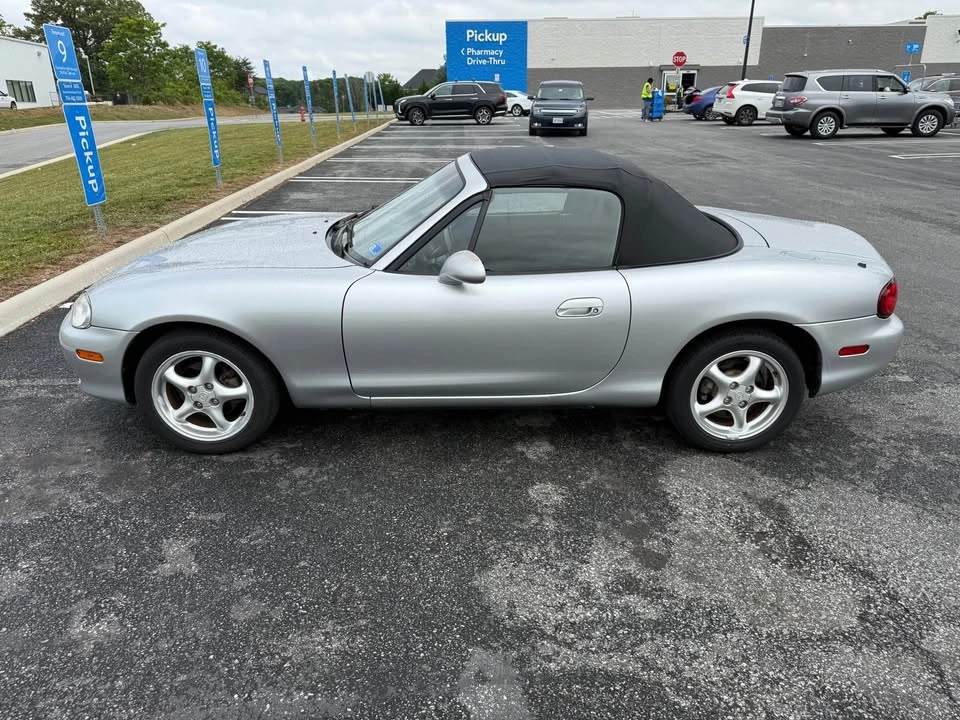 2002 Mazda NB MX-5 Miata - Image 2 of 15