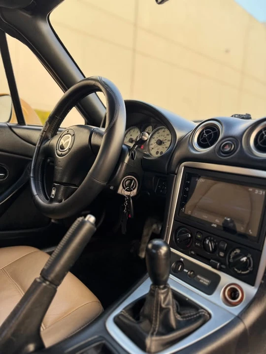 2002 Mazda NB MX-5 Miata - Image 18 of 20