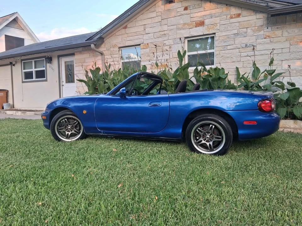 2002 Mazda NB MX-5 Miata - Image 13 of 17