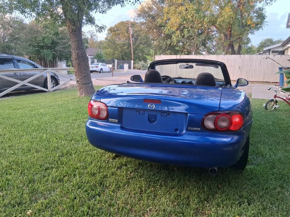 2002 Mazda NB MX-5 Miata - Image 9 of 17