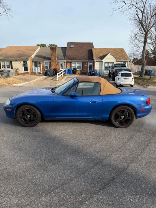 2002 Mazda NB MX-5 Miata - Image 3 of 11