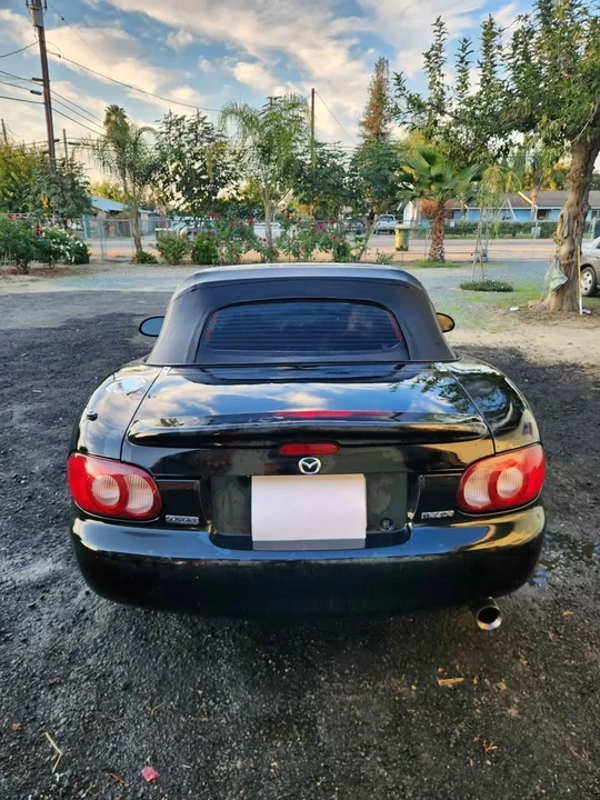 2002 Mazda NB MX-5 Miata - Image 6 of 8
