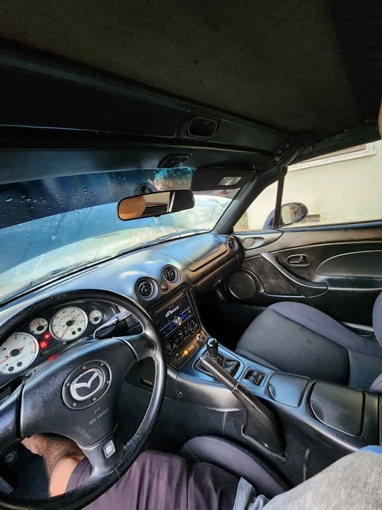 2002 Mazda NB MX-5 Miata - Image 4 of 8