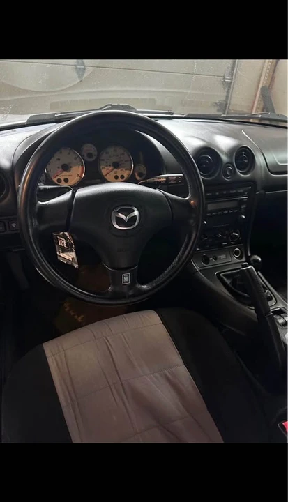 2002 Mazda NB MX-5 Miata - Image 4 of 10