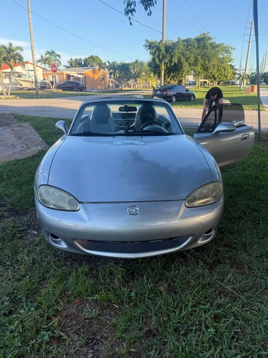 2002 Mazda NB MX-5 Miata - Image 2 of 5