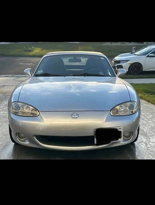 2002 Mazda NB MX-5 Miata - Image 9 of 10