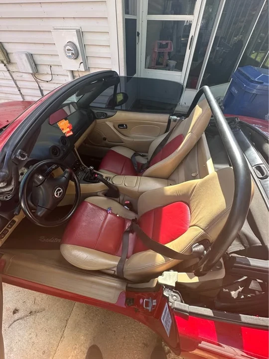 2002 Mazda NB MX-5 Miata - Image 5 of 8