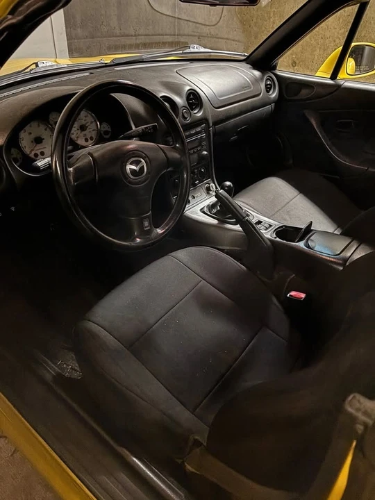 2002 Mazda NB MX-5 Miata - Image 9 of 12