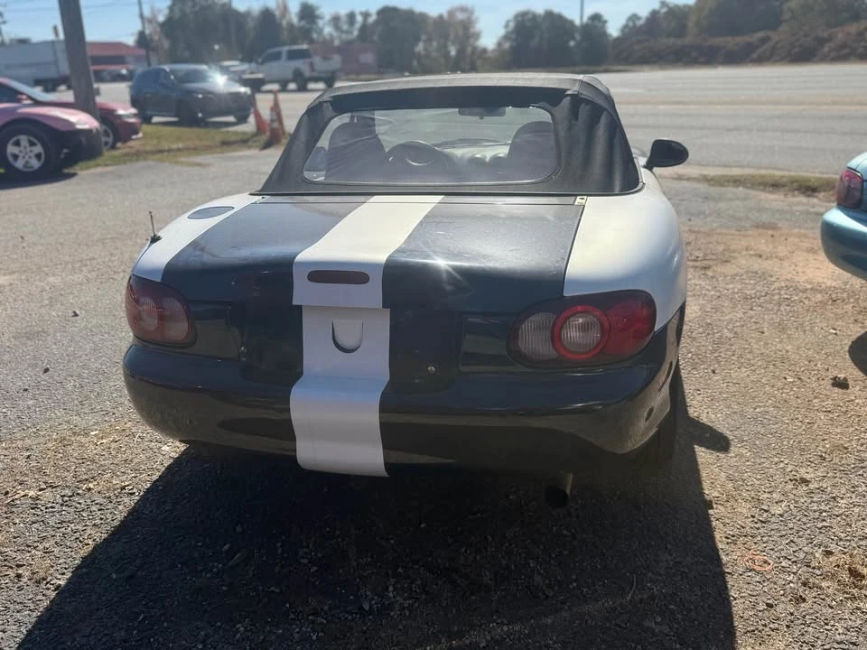 2002 Mazda NB MX-5 Miata - Image 5 of 19