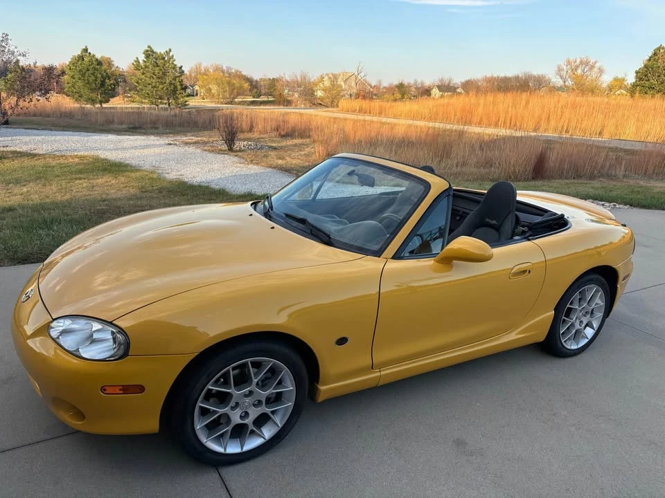 2002 Mazda NB MX-5 Miata - Image 2 of 7