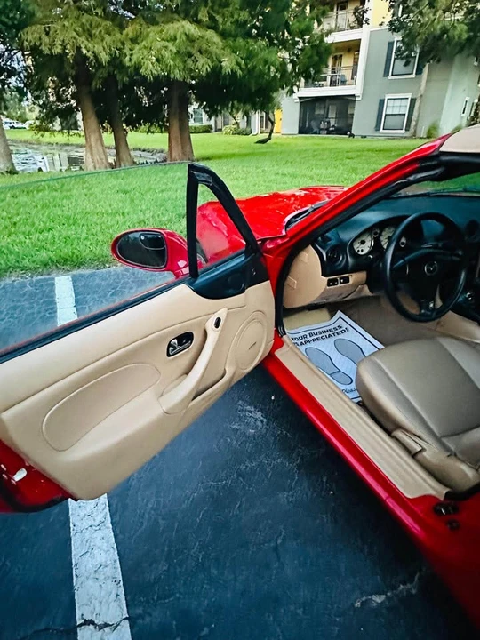 2002 Mazda NB MX-5 Miata - Image 9 of 11