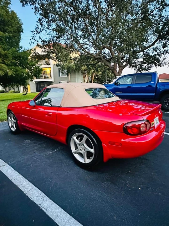 2002 Mazda NB MX-5 Miata - Image 3 of 11