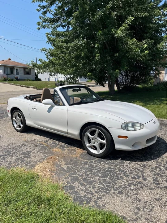 2002 Mazda NB MX-5 Miata - Image 4 of 8