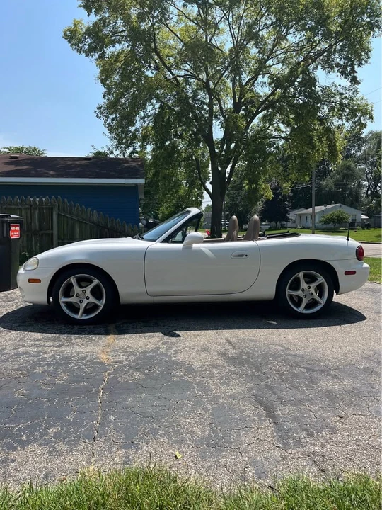 2002 Mazda NB MX-5 Miata - Image 2 of 8