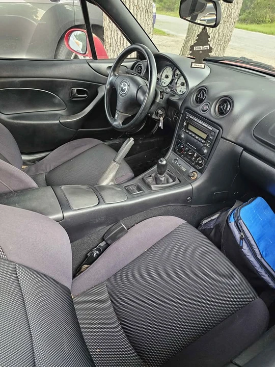 2002 Mazda NB MX-5 Miata - Image 4 of 8