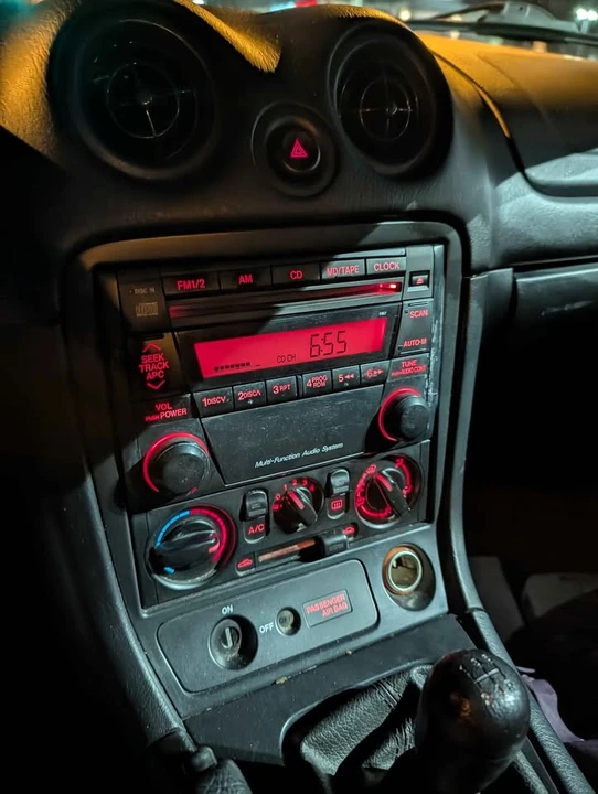 2002 Mazda NB MX-5 Miata - Image 14 of 16