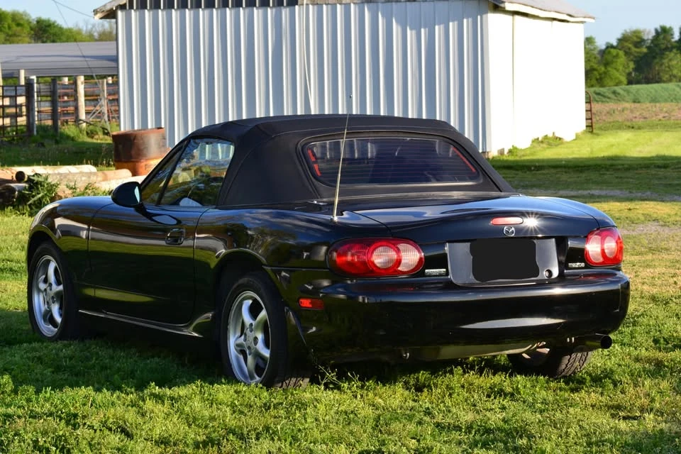 2002 Mazda NB MX-5 Miata - Image 5 of 18