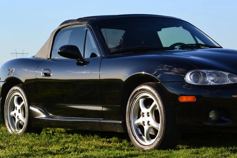 2002 Mazda NB MX-5 Miata - Image 2 of 18