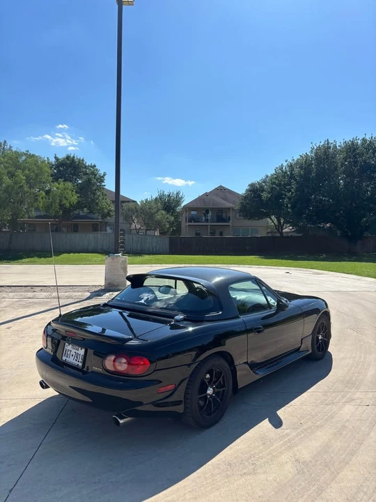 2002 Mazda NB MX-5 Miata - Image 3 of 15