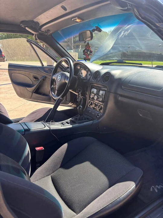 2002 Mazda NB MX-5 Miata - Image 11 of 15