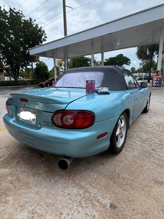 2002 Mazda NB MX-5 Miata - Image 2 of 12