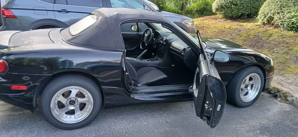 2002 Mazda NB MX-5 Miata - Image 2 of 5