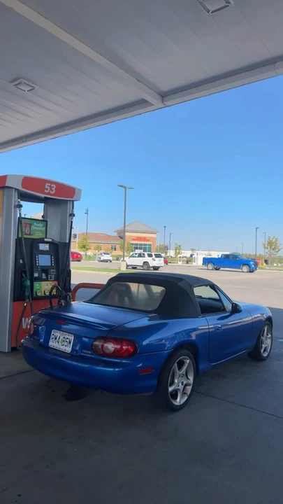 2002 Mazda NB MX-5 Miata - Image 2 of 7