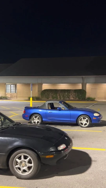 2002 Mazda NB MX-5 Miata - Image 10 of 17