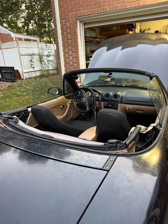 2002 Mazda NB MX-5 Miata - Image 4 of 8