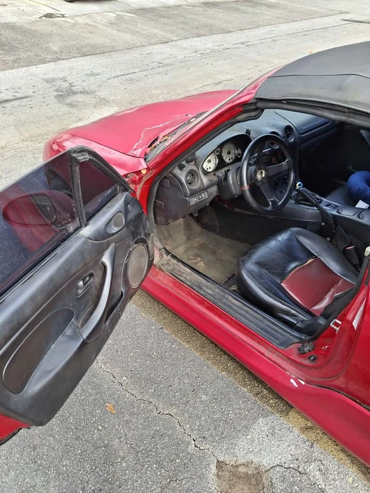 2002 Mazda NB MX-5 Miata - Image 9 of 12