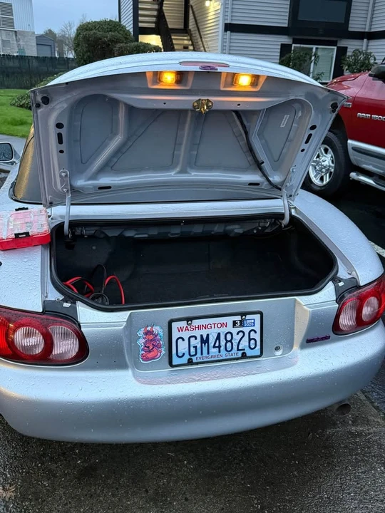 2002 Mazda NB MX-5 Miata - Image 4 of 9