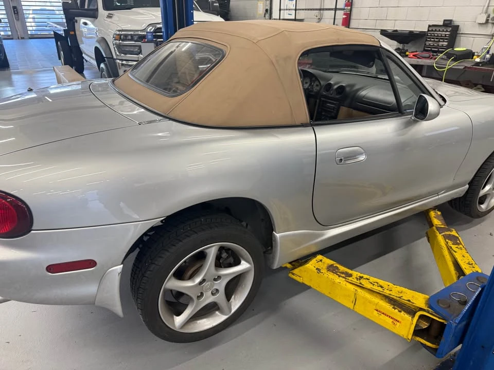 2002 Mazda NB MX-5 Miata - Image 6 of 19