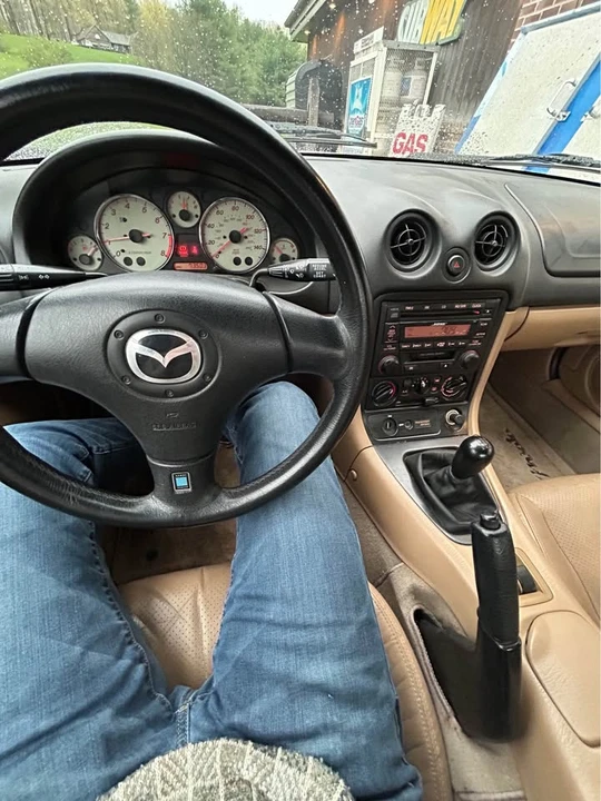 2002 Mazda NB MX-5 Miata - Image 3 of 3