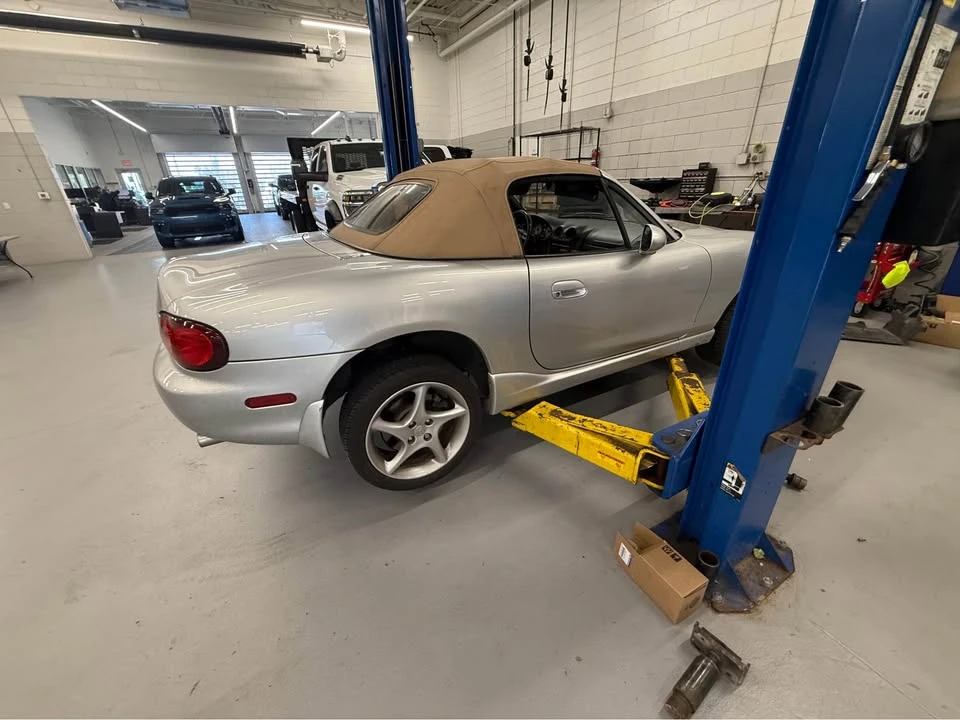 2002 Mazda NB MX-5 Miata - Image 10 of 19