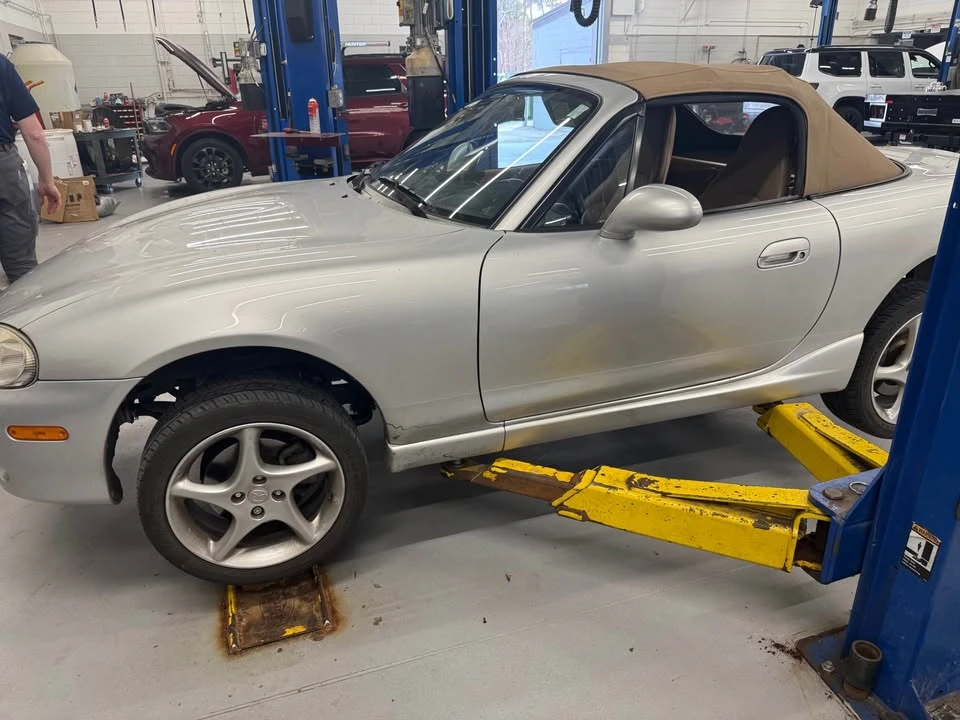 2002 Mazda NB MX-5 Miata - Image 11 of 19